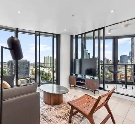 2-bed 2-bath In Fortitude Valley Apartment *