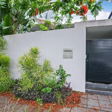 Apartment 'the Stuart' Tri-level Luxury With Poolside Dining Brisbane