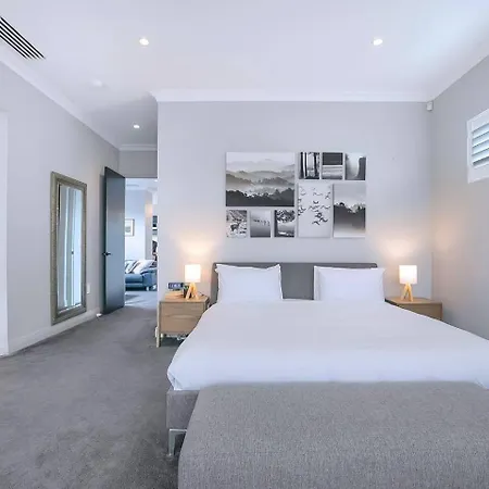 'the Stuart' Tri-level Luxury With Poolside Dining