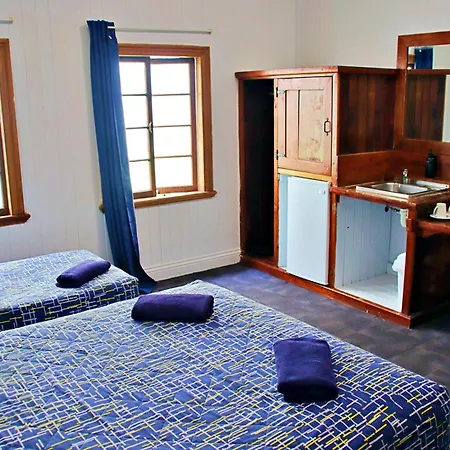 Motel Manor 3*