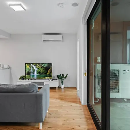 Apartment 2br In Prime Location