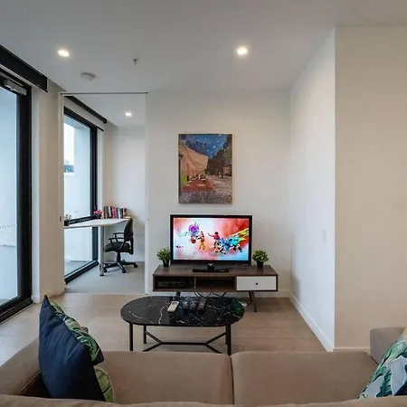 Apartment 2br - Pool, Gym & Big Balcony M25 *