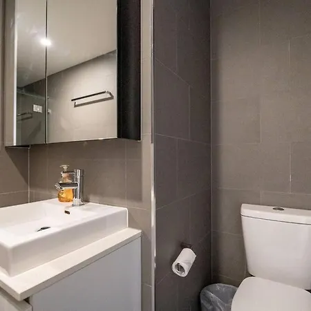 2br - Pool, Gym & Big Balcony M25 Brisbane