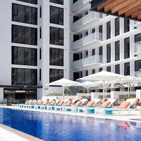 2br - Pool, Gym & Big Balcony M25 *