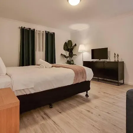 Wishart 1bed 1bath Tiny, Quiet House W Parking M15 Apartment Brisbane