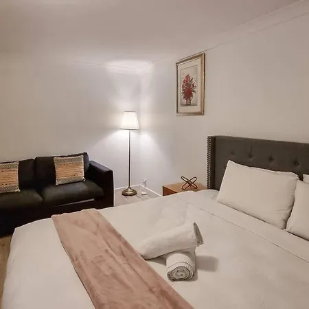 Apartment Wishart 1bed 1bath Tiny, Quiet House W Parking M15 Brisbane