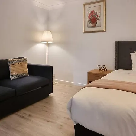 Wishart 1bed 1bath Tiny, Quiet House W Parking M15 Apartment *