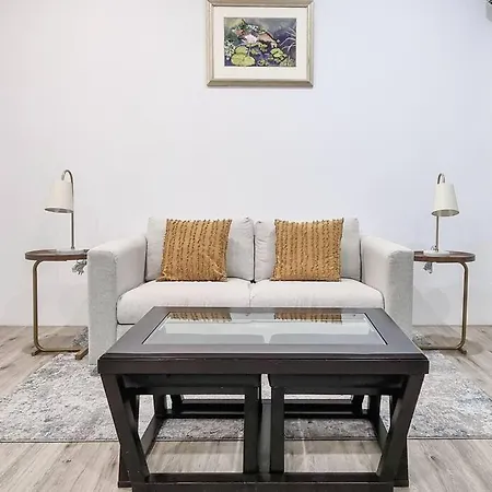 Wishart 1bed 1bath Tiny, Quiet House W Parking M15 *