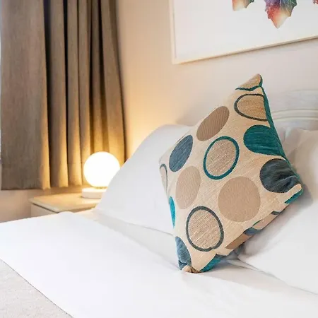Quaint Auchenflower 1b1b W Parking Close To Uq M5 Apartment Brisbane