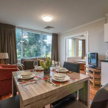 Quaint Auchenflower 1b1b W Parking Close To Uq M5 Apartment *