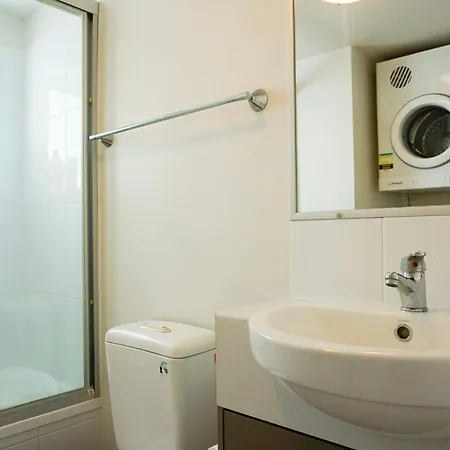 Located In The Heart Of Indooroopilly Apartment *