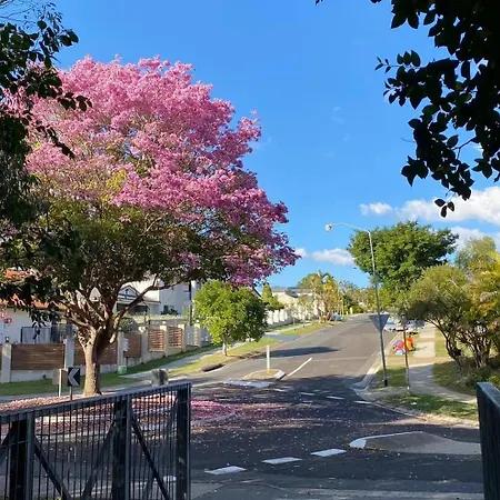 Garden Retreat House Sunnybank Hills - Super Quite And Peace Homestay *
