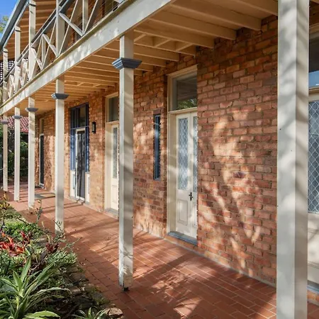 Spacious Affordable 7b3b 2 Living Pool Yard And Mall * Brisbane