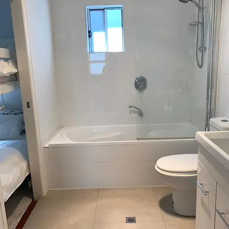 Family And Pet Friendly In Apartment *
