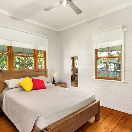 Central, Cozy, Yard - Bedroom 2 * Brisbane