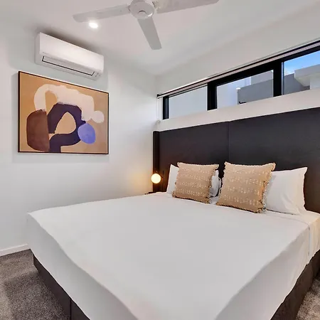 Aparthotel Rambla At Berwick House 4*