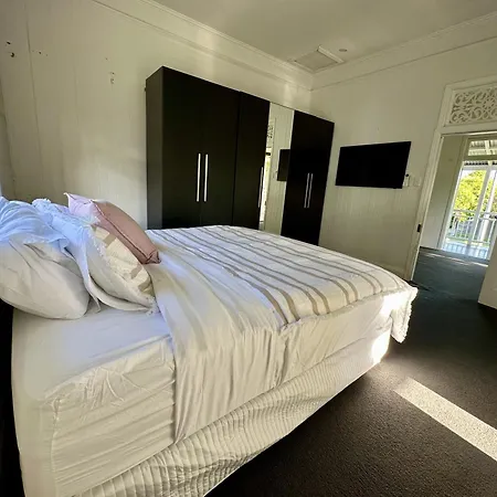 3 Bedroom House In Heart Of Bulimba * Brisbane