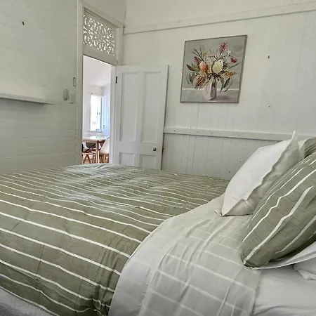 3 Bedroom House In Heart Of Bulimba * Brisbane