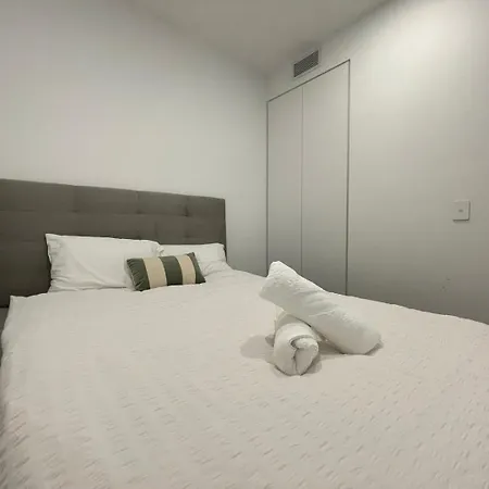 Apartment Cozy 2-bedroom With Spacious Balcony Brisbane