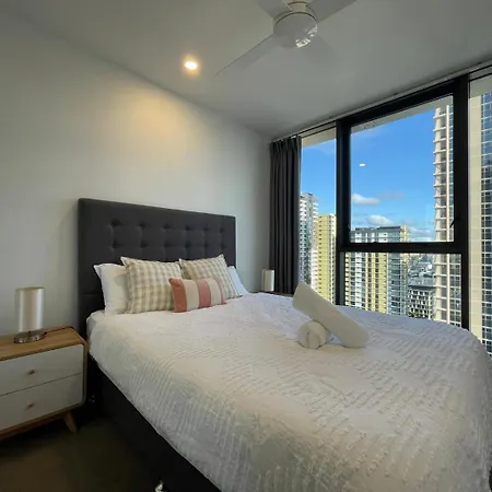 Cozy 2-bedroom With Spacious Balcony Apartment Brisbane