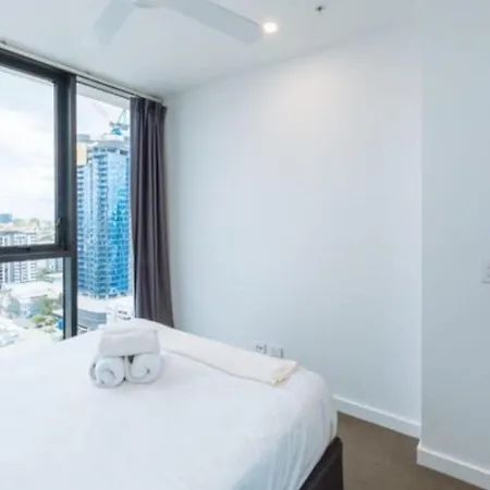 Cozy 2-bedroom With Spacious Balcony