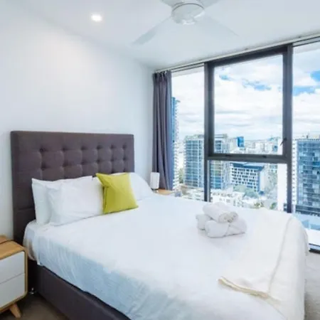 Cozy 2-bedroom With Spacious Balcony Apartment Brisbane