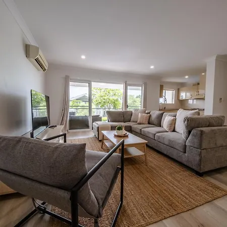 Ascot Apartment *