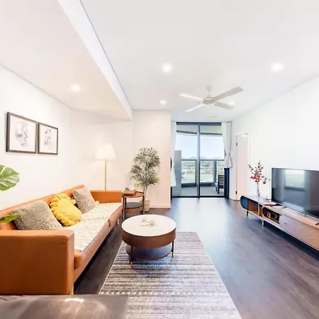 Apartment Riverfront 2 Bedroom In With Parking *
