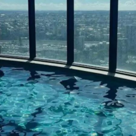 Stunning 1br Skytower Retreat In Cbd's Heart C2 Brisbane