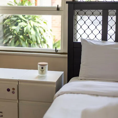 Affordable Steps From Uq Shops And Transit *