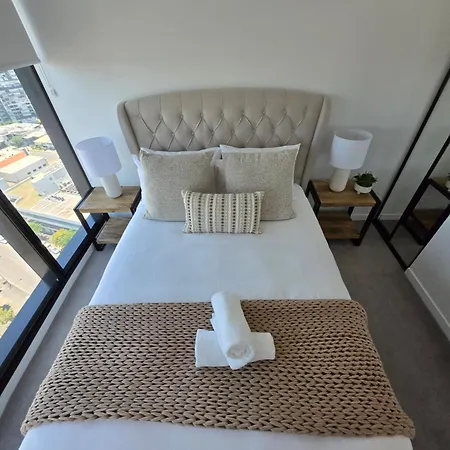 Holiday home Luxury Peppers Infinity Pool Stylish With 2bd & 1c Park Brisbane