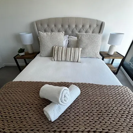 Holiday home Luxury Peppers Infinity Pool Stylish With 2bd & 1c Park *