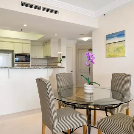 Gilded River - Vintage Charm & River Front Luxury 1 Bedroom - Story Bridge Views Brisbane