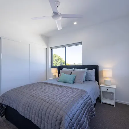 Holiday home 2 Beds Walk To Shops And Trails 12 Mins To Cbd *