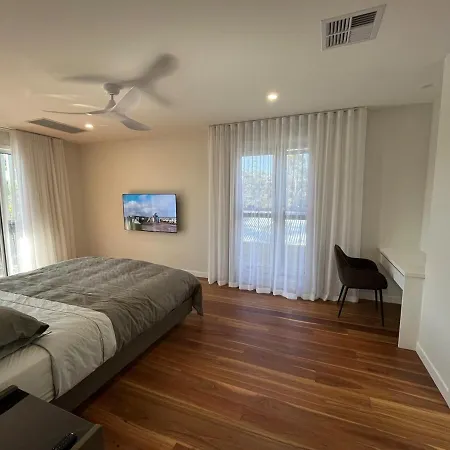 5 Star Luxury Manly Brisbane