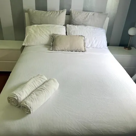 Holiday home Massive 5bdr Games Wi-fi Netflix *