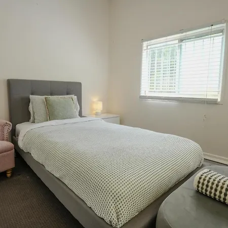 Holiday home Massive 5bdr Games Wi-fi Netflix
