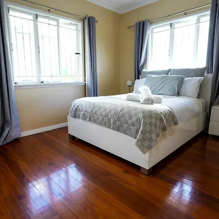 Holiday home Massive 5bdr Games Wi-fi Netflix Brisbane