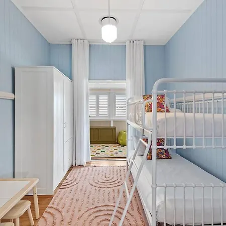 Holiday home Ban Beige! Huge, Fun, Colourful *