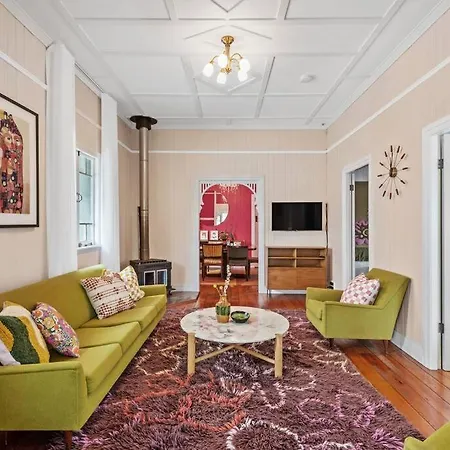 Holiday home Ban Beige! Huge, Fun, Colourful *