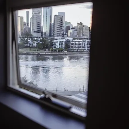 Riverside On Moray Apartment Brisbane