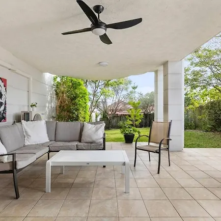 Apartment Garden 2bed X 2bath, Parking *