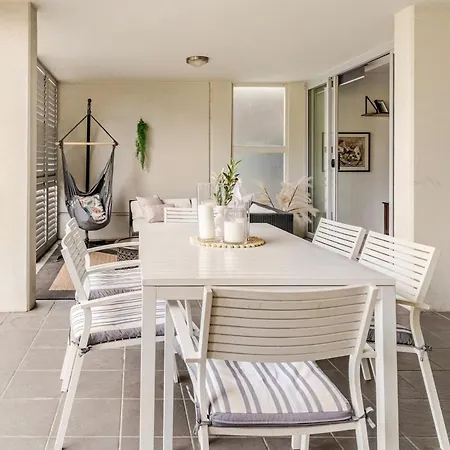 Artist Retreat With Huge Entertaining Balcony