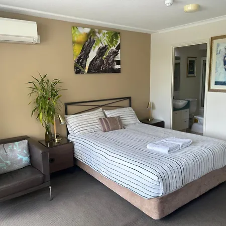 2brm With Beautiful View In A Great Location Free Parking Brisbane