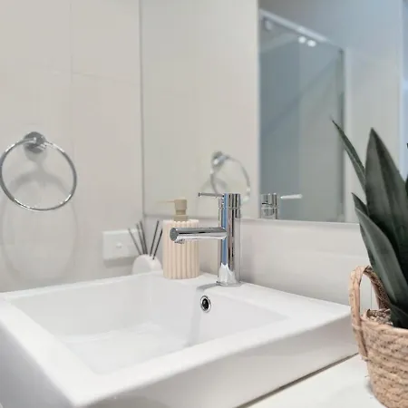 Wynnum Oasis Retreat Villa *