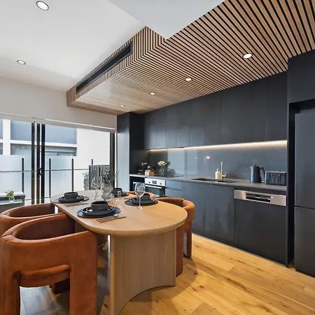 West End - Free Secure Car Park - Walk To Restaurants - Convention Centre Apartment Brisbane