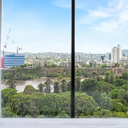 2-bed With River Views Apartment