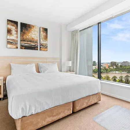 2-bed With River Views * Brisbane