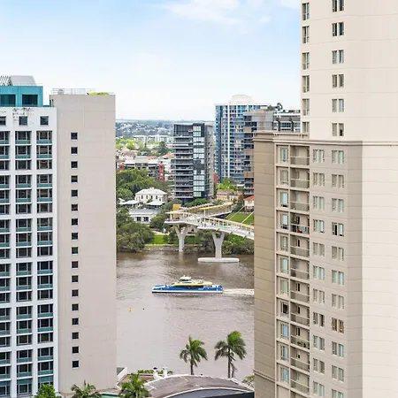 2-bed With River Views Apartment *