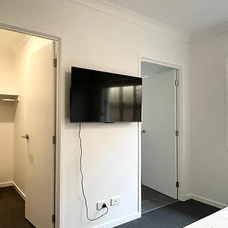 New Ensuite In New House Near Chermside Homestay *